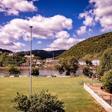 Traumaussicht Kamin Balkon Burgblick 65 Zoll Tv Netflix Sky Joyn Lindenplatz Apartamento Bullay Exterior foto